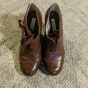 American Eagle Oxford Heels
